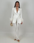 Tailleur WEDDING - Completo giacca con cintura e piume e pantalone palazzo