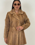 Pelliccia in visone miele N96 - cappotto in visone miele, taglio verticale