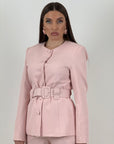 Tailleur LONDRA - Tailleur giacca lunga con cintura nel punto vita e bottoni rivestiti e pantaloni palazzo