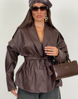 Giacca in espelle con cintura in vita e manica particolare