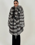 (SALDO) Pelliccia in vera volpe argentata - pelo lungo
