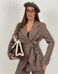 Tailleur FANNY - Completo giacca con cintura e pantalone