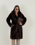 Cappotto in eco pelliccia con collo voluminoso