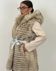 Pelliccia in volpe N60 - gilet in volpe con cappuccio e cintura in pelle