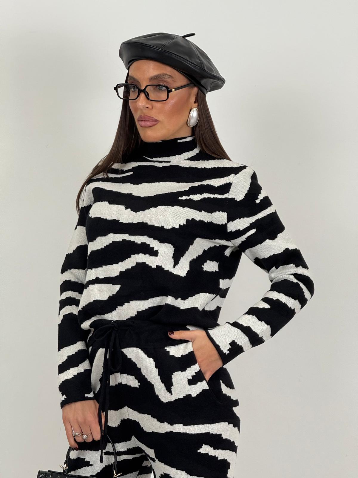 Tuta ZEBRINA - Completo blusa collo alto e pantalone