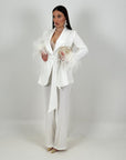 Tailleur WEDDING - Completo giacca con cintura e piume e pantalone palazzo