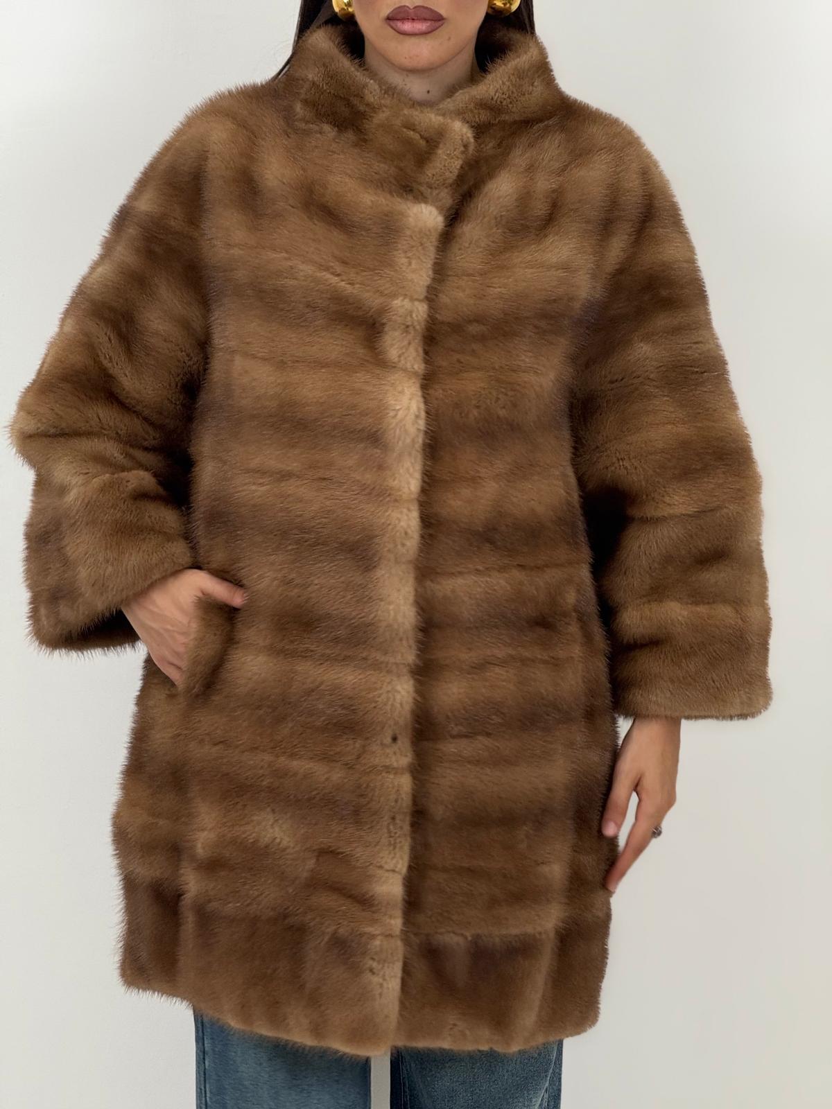 Pelliccia in visone miele N34 - cappotto in visone, miele, taglio orizzontale con collo a pistagna - Nuovo