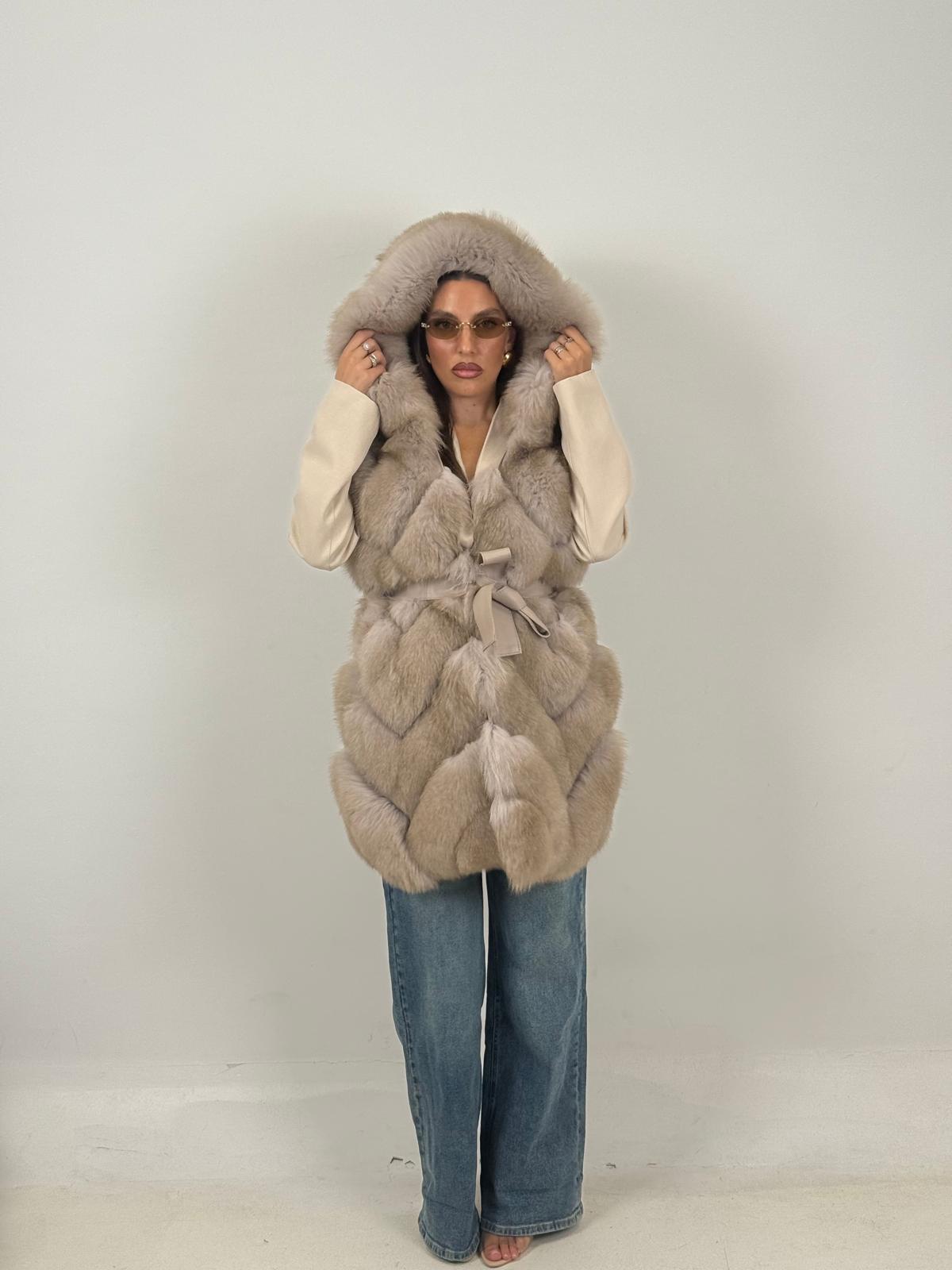 Pelliccia in volpe N31 - gilè in volpe con cappuccio e cintura in pelle - NUOVA