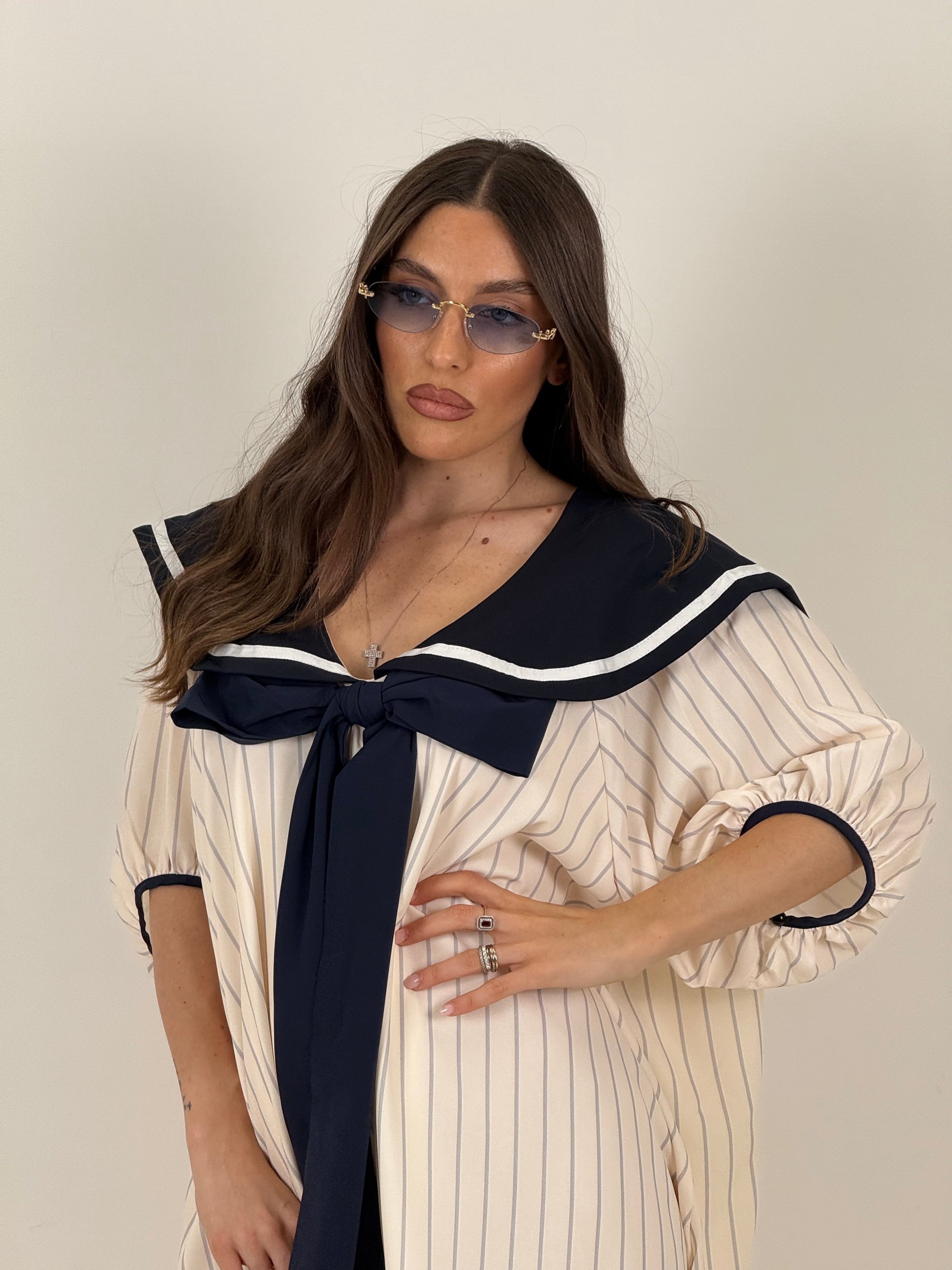 Abito Marin - abito corto fantasia gessata con collo sciallato con fiocco - collezione chic