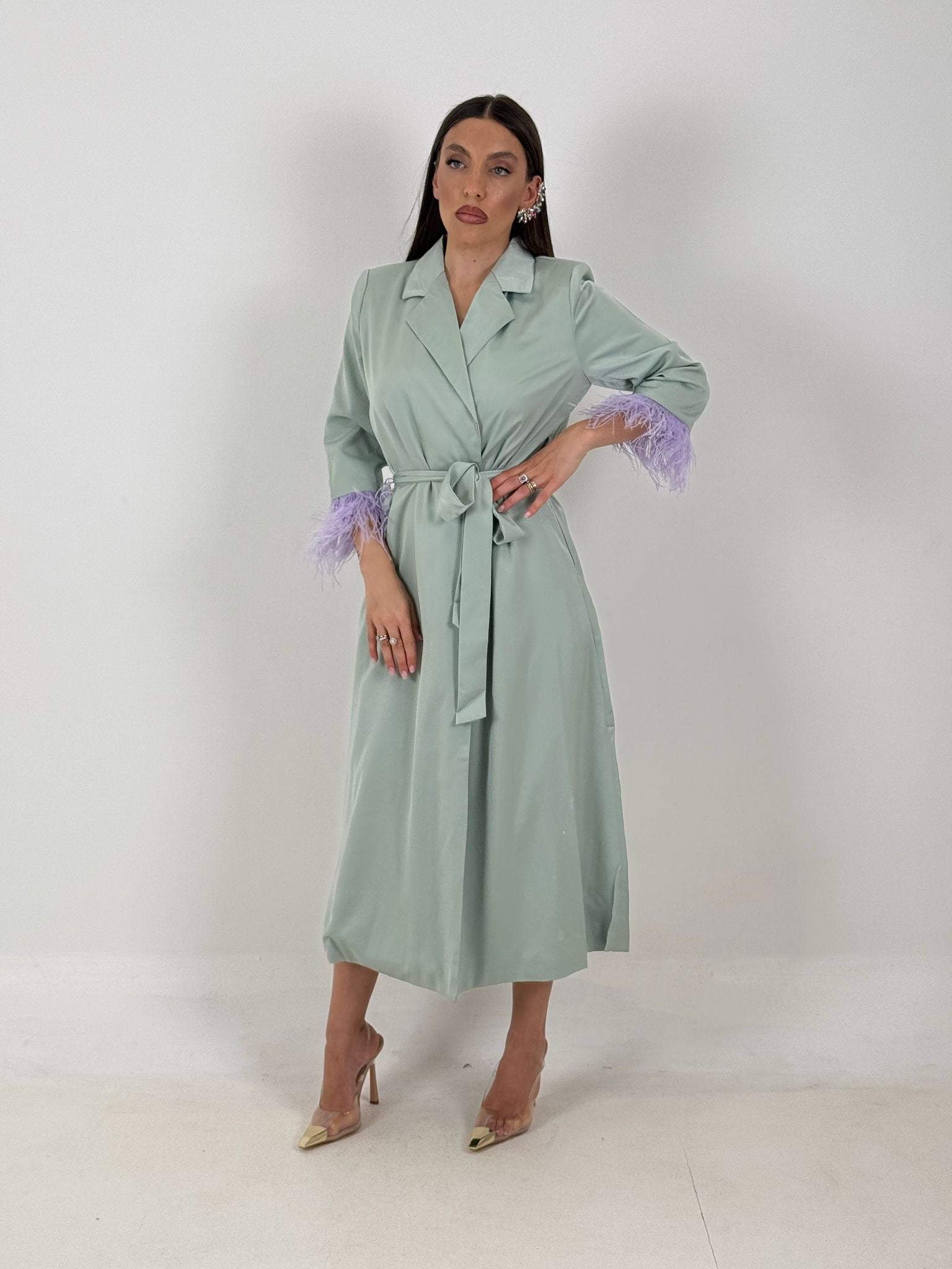 Abito MARE - abito longuette a kimono con piume sulle maniche