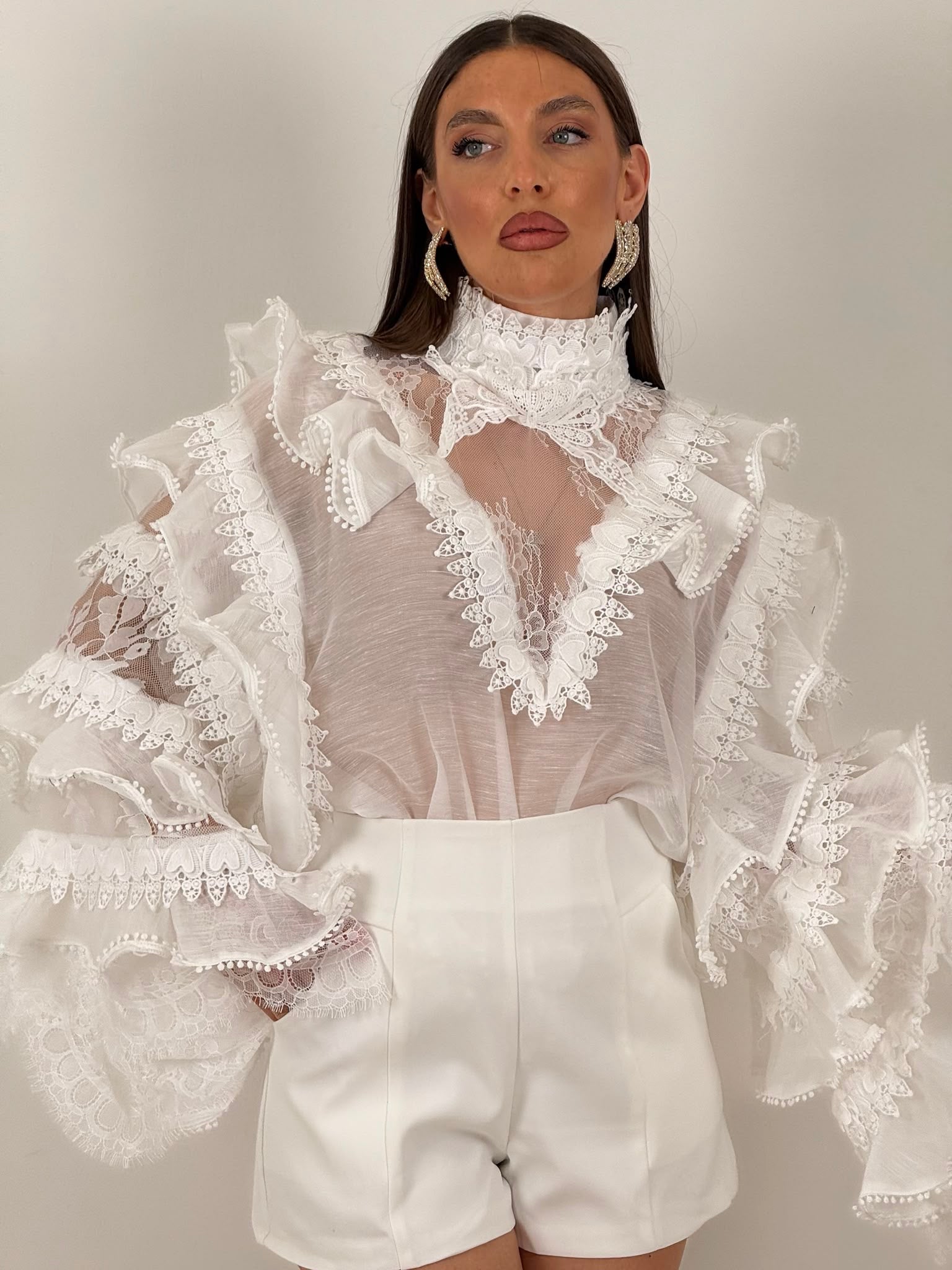 Camicia WHITE - camicia con trasparenze, pizzo e rouche