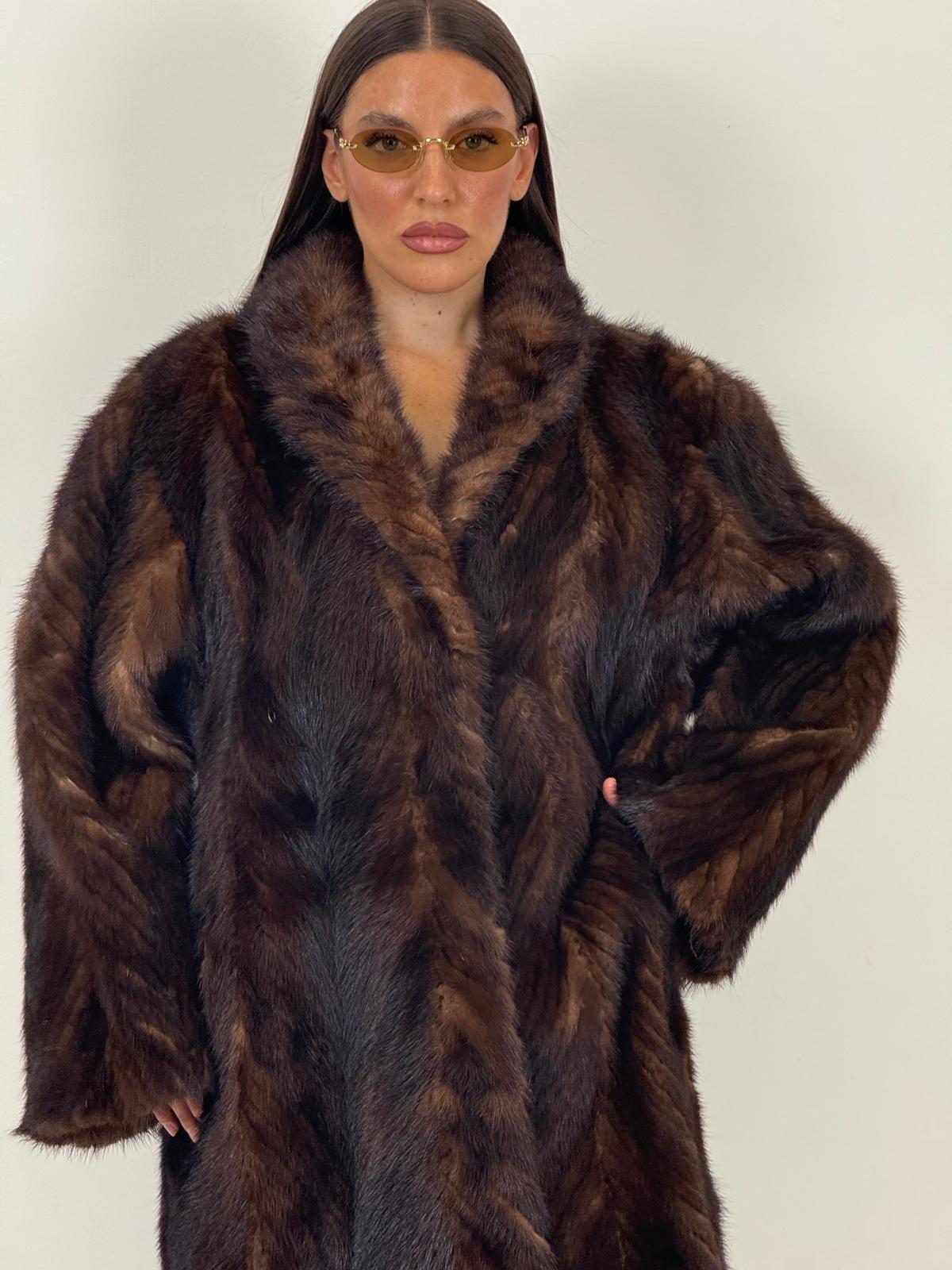 Pelliccia in visone colorazione Demi buff N40 - cappotto lungo in visone con sfumature del marrone