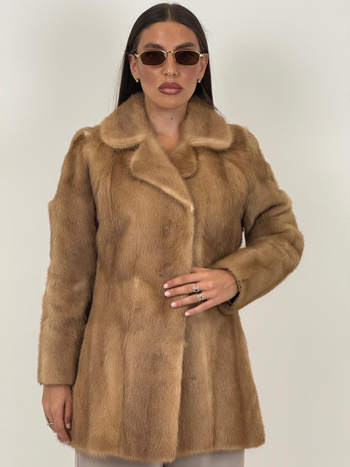 Pelliccia in visone miele N96 - cappotto in visone miele, taglio verticale