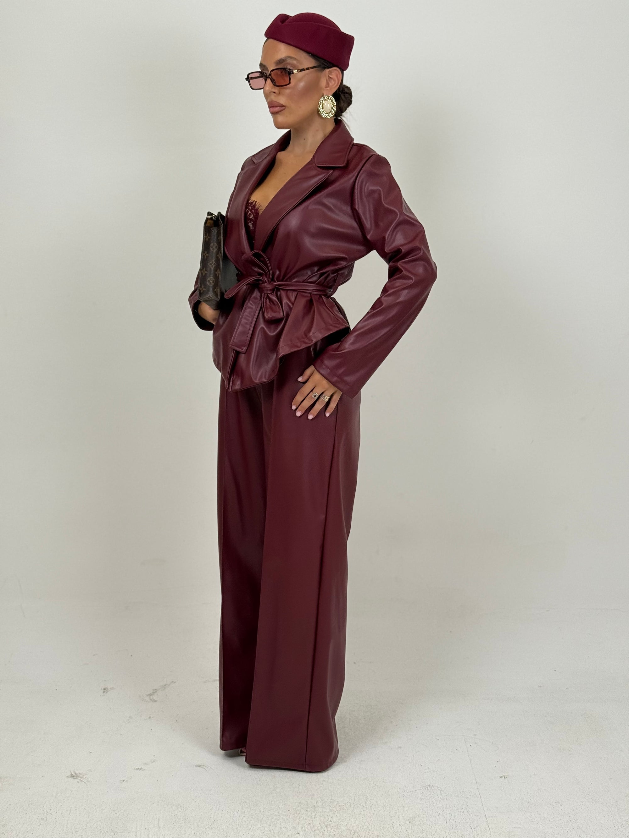 Tailleur PELLE - giacca con fiocco in vita e pantaloni palazzo