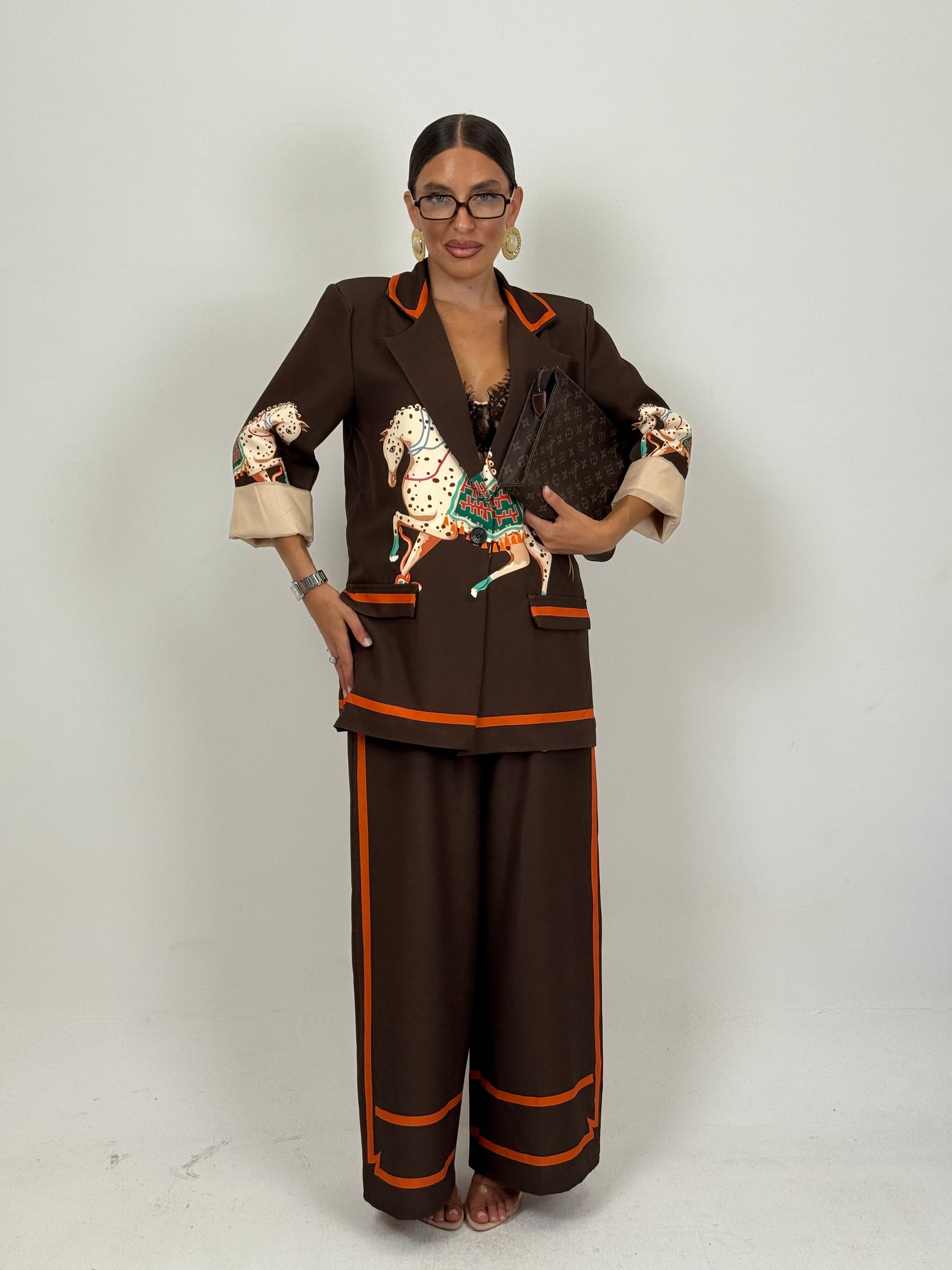 Tailleur HELLY - giacca e pantalone a fantasia - fantasia cavalli con rigo a contrasto - TOP QUALITY