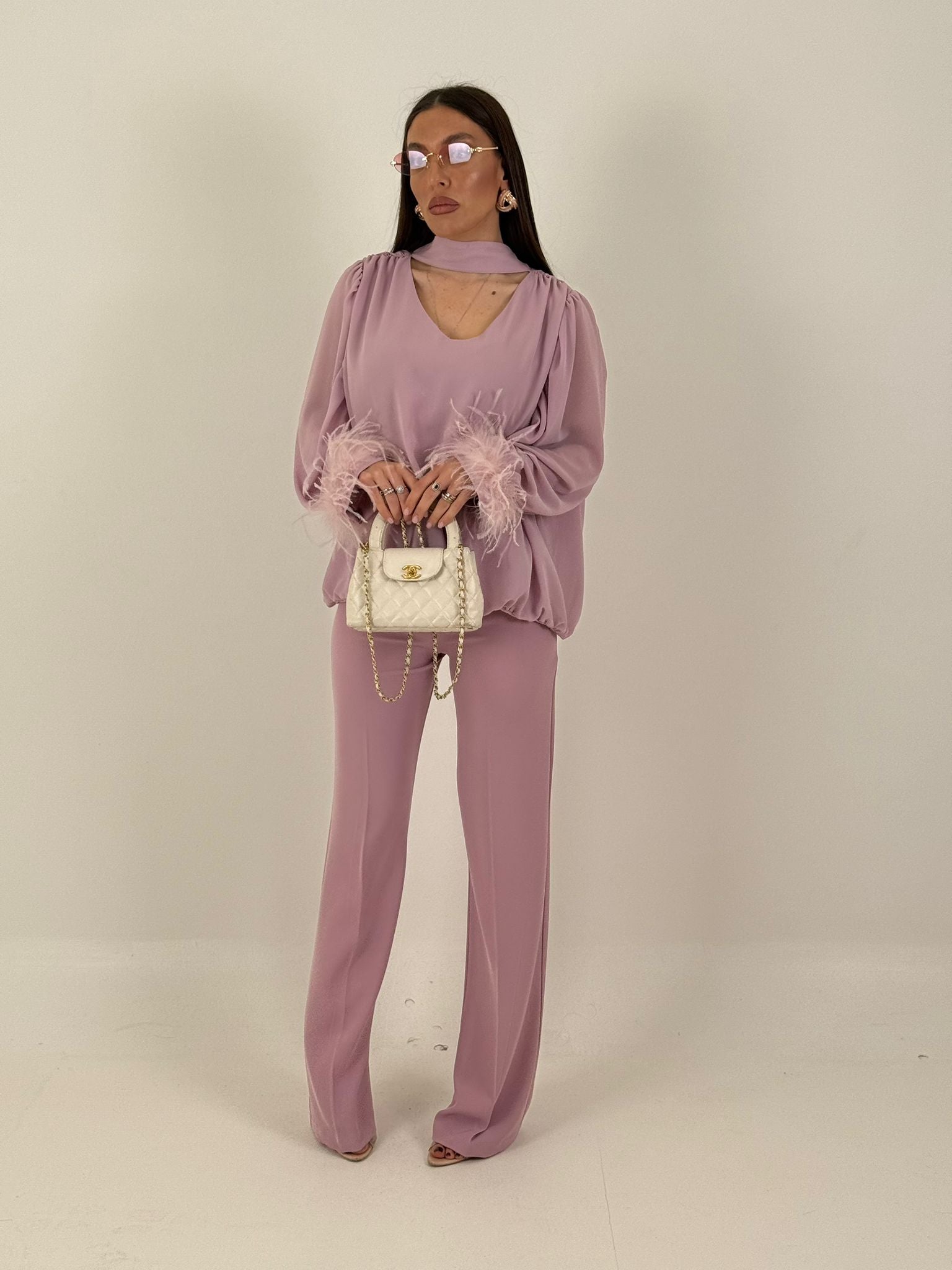 Cordset EMINE - Completo blusa con piume e pantalone - completo sartoriale