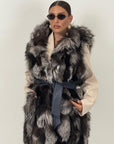 Pelliccia in volpe argentata N62 - gilet in volpe bicolore con inserti e cintura in pelle