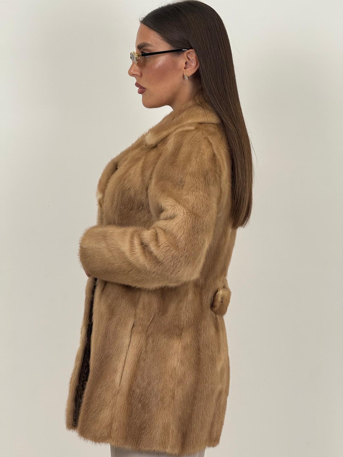 Pelliccia in visone miele N96 - cappotto in visone miele, taglio verticale
