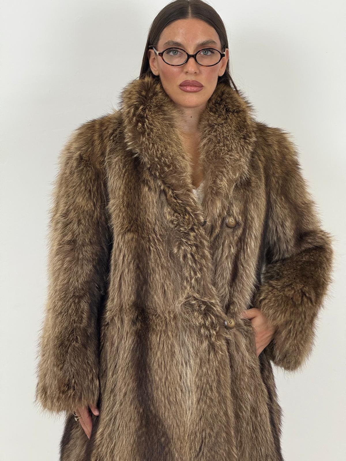 Pelliccia in marmotta N43 - cappotto lunghezza media  - chiusura laterale con bottoni in osso