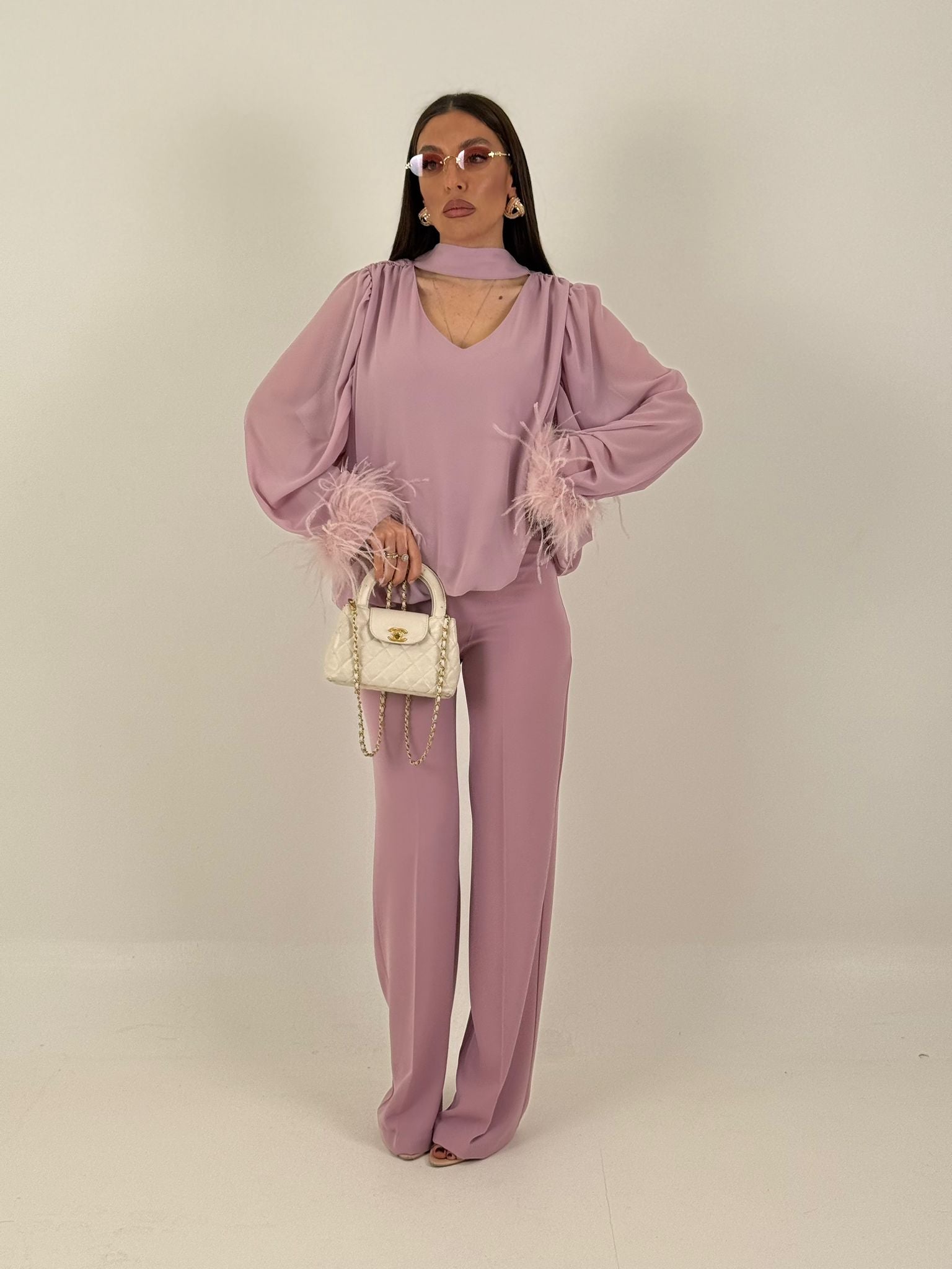 Cordset EMINE - Completo blusa con piume e pantalone - completo sartoriale
