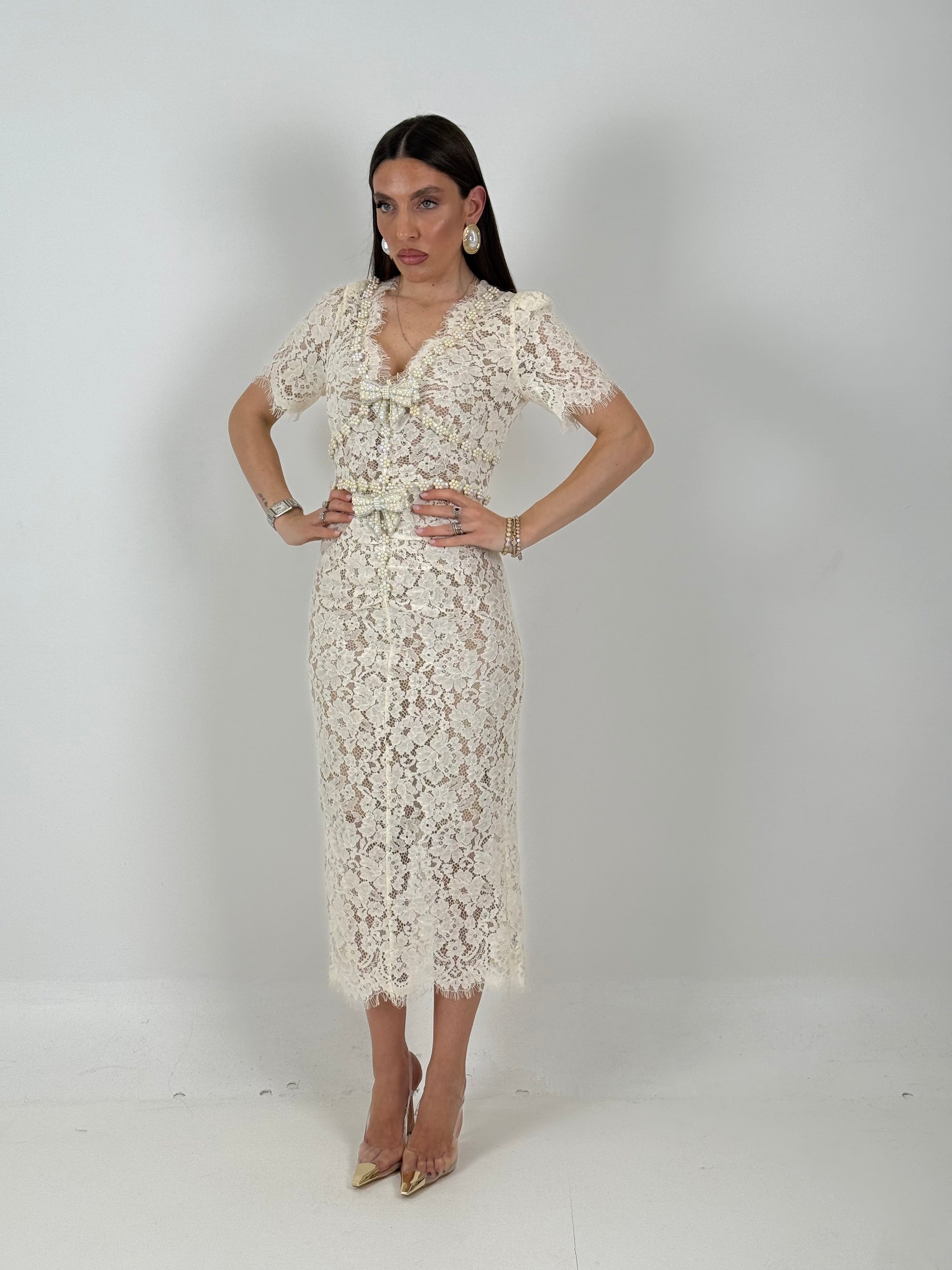 Abito DAIANE - abito lungo in pizzo francese con spille a forma di fiocco rimovibili - abito longuette collezione chic