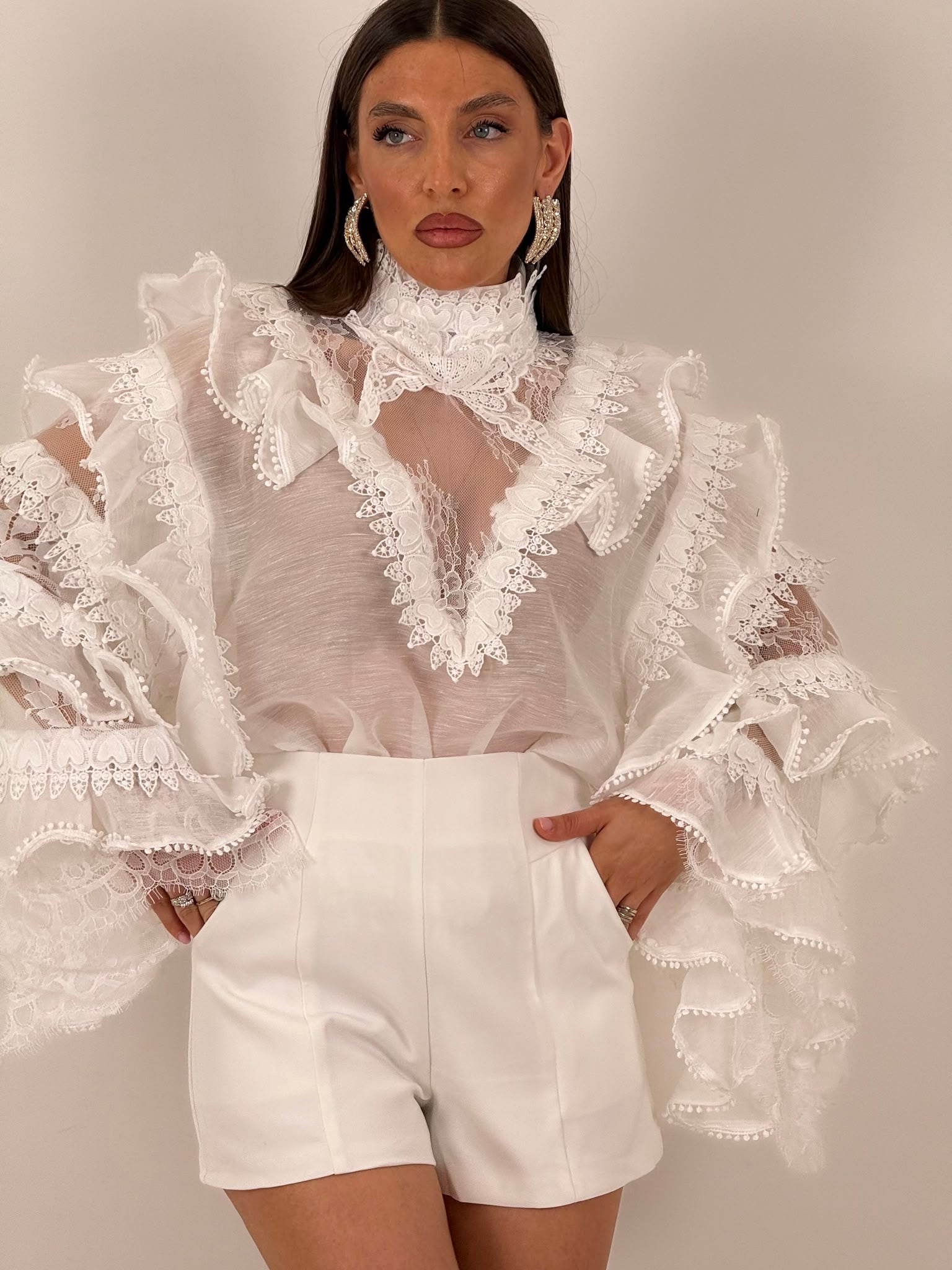 Camicia WHITE - camicia con trasparenze, pizzo e rouche