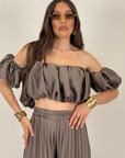 Cordset GIUGNO - completo in satin top a barca con pantalone plissettato effetto seta