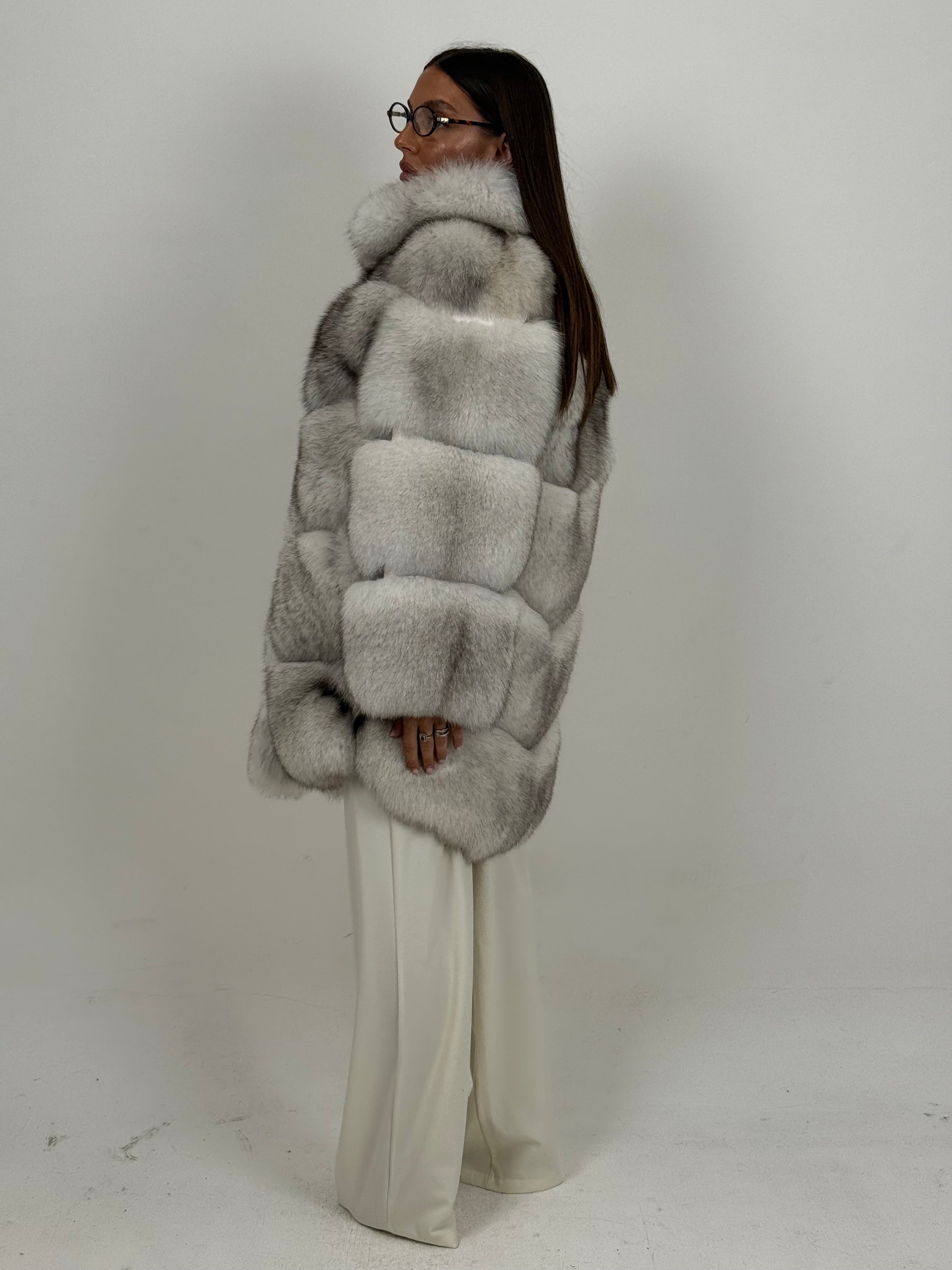 Pelliccia n103- cappotto in volpe della Groenlandia- volpe bianca con punte leggermente più scure - fascia larga - pelle unica - Limited Edition