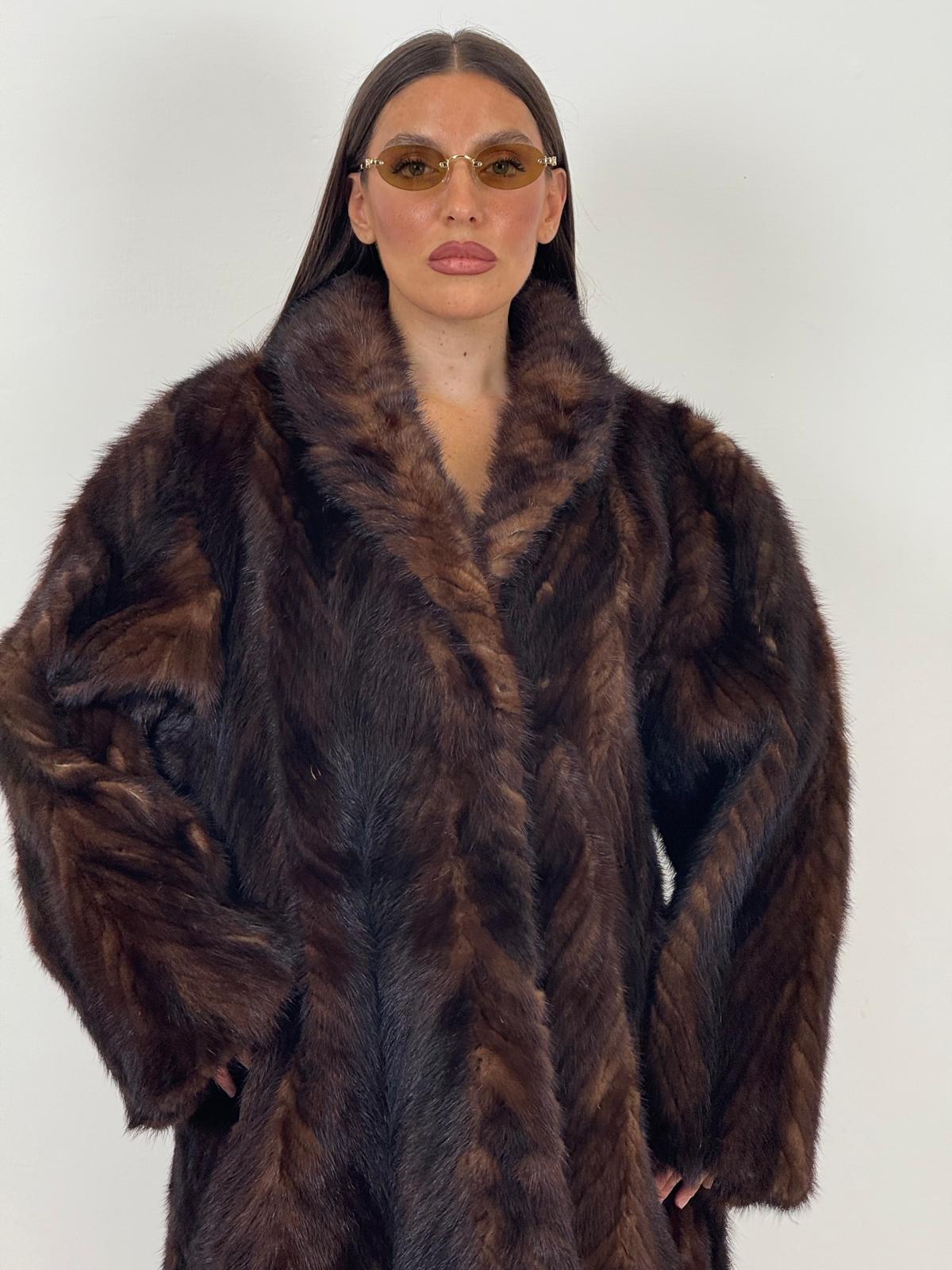 Pelliccia in visone colorazione Demi buff N40 - cappotto lungo in visone con sfumature del marrone