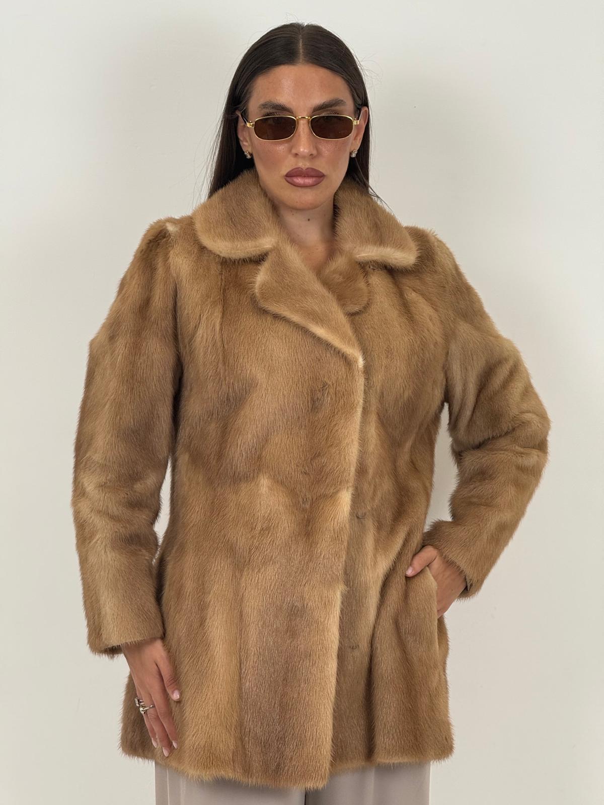 Pelliccia in visone miele N96 - cappotto in visone miele, taglio verticale