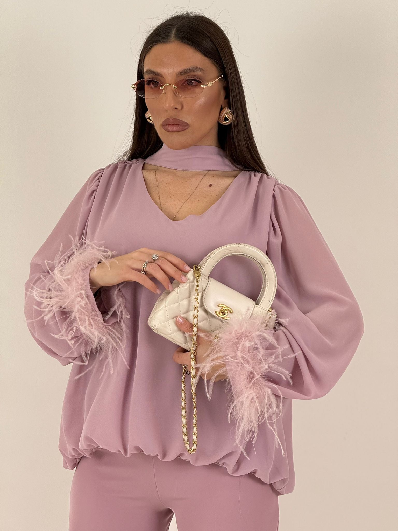 Cordset EMINE - Completo blusa con piume e pantalone - completo sartoriale