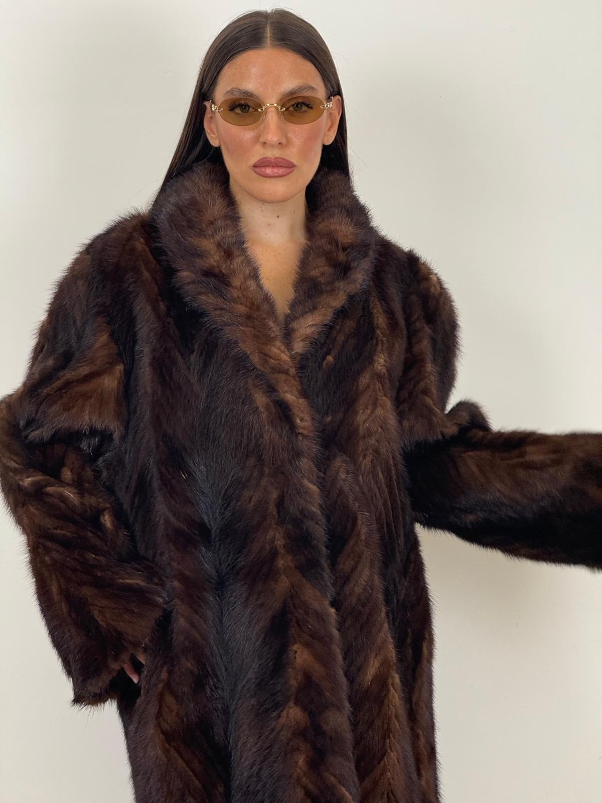 Pelliccia in visone colorazione Demi buff N40 - cappotto lungo in visone con sfumature del marrone