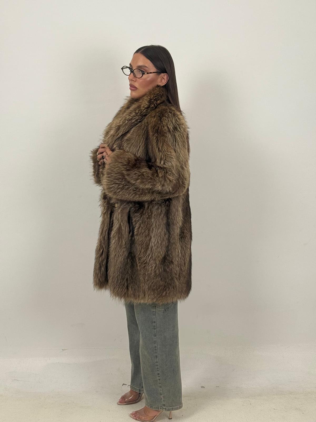 Pelliccia in marmotta N43 - cappotto lunghezza media  - chiusura laterale con bottoni in osso