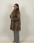 Pelliccia in marmotta N43 - cappotto lunghezza media  - chiusura laterale con bottoni in osso