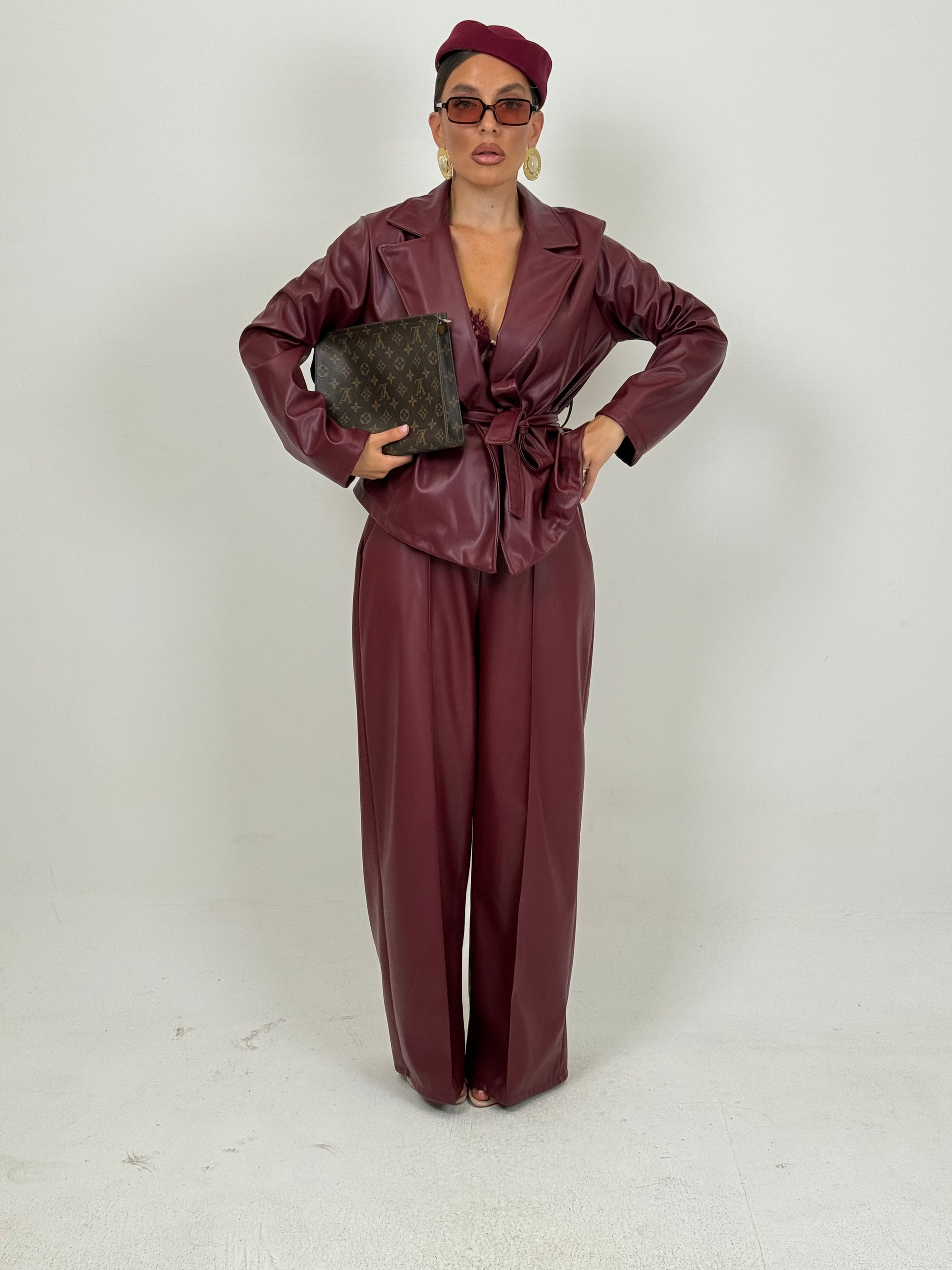 Tailleur PELLE - giacca con fiocco in vita e pantaloni palazzo