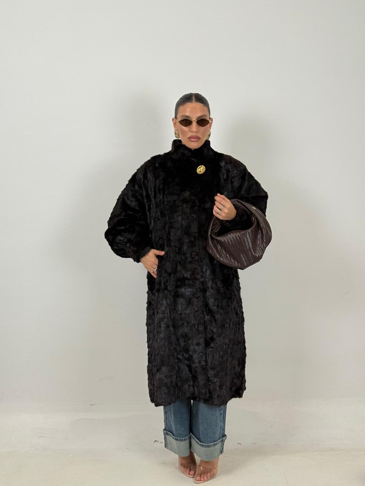 Pelliccia in visone Black N09 - cappotto lungo in visone con bottone oro - rigenerata