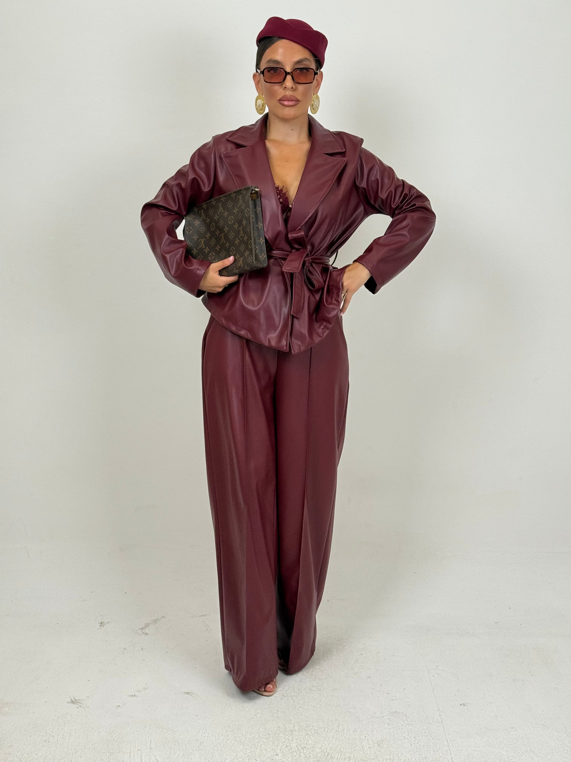 Tailleur PELLE - giacca con fiocco in vita e pantaloni palazzo