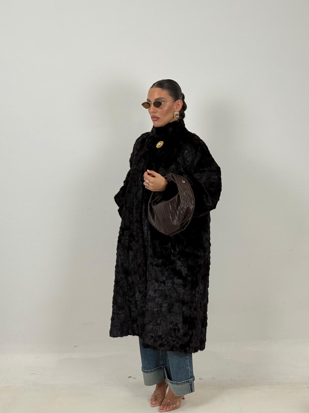 Pelliccia in visone Black N09 - cappotto lungo in visone con bottone oro - rigenerata