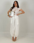 Tailleur INDONESIA - giacca in pizzo con chiusura con alamari e pantalone con elastico finale