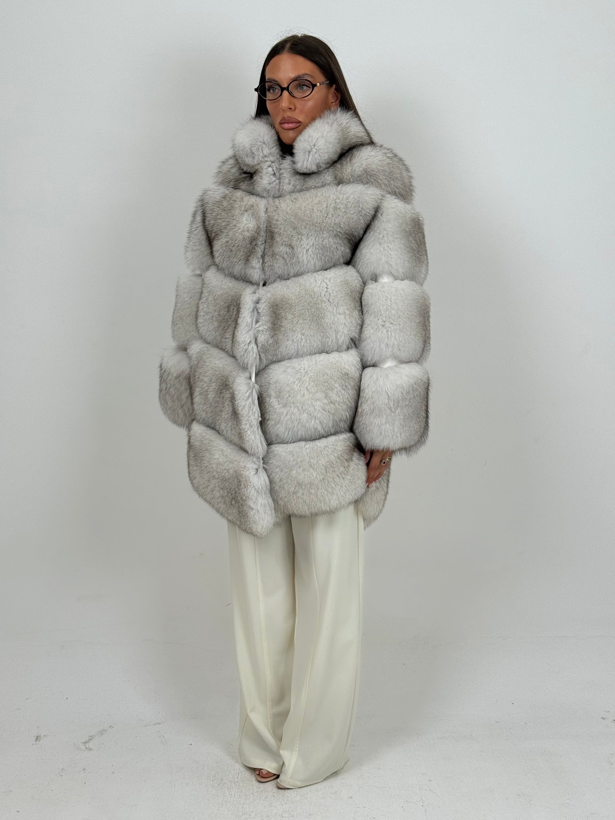 Pelliccia n103- cappotto in volpe della Groenlandia- volpe bianca con punte leggermente più scure - fascia larga - pelle unica - Limited Edition