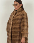 Pelliccia in visone miele N34 - cappotto in visone, miele, taglio orizzontale con collo a pistagna - Nuovo