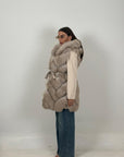 Pelliccia in volpe N31 - gilè in volpe con cappuccio e cintura in pelle - NUOVA