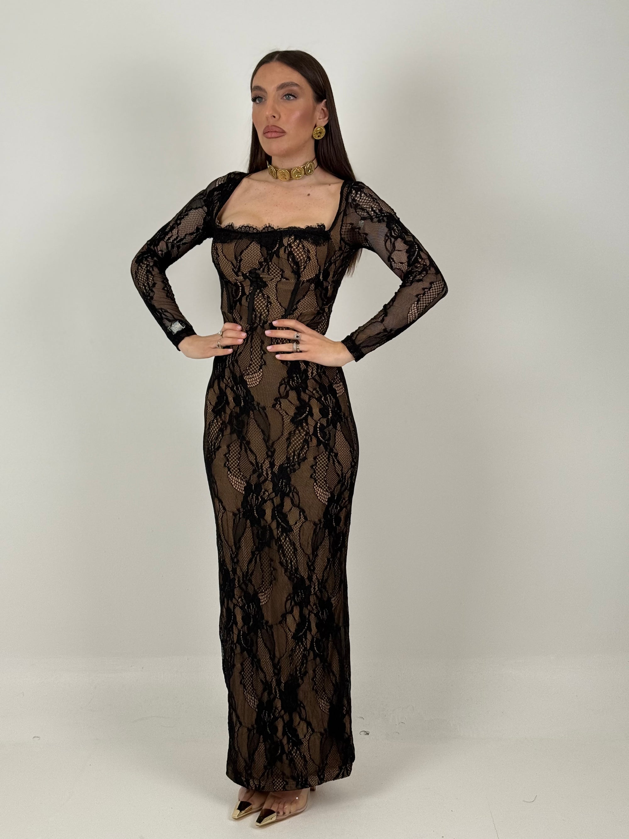 Abito KORA - abito lungo in pizzo, tessuto elastico, scollo particolare - collezione chic