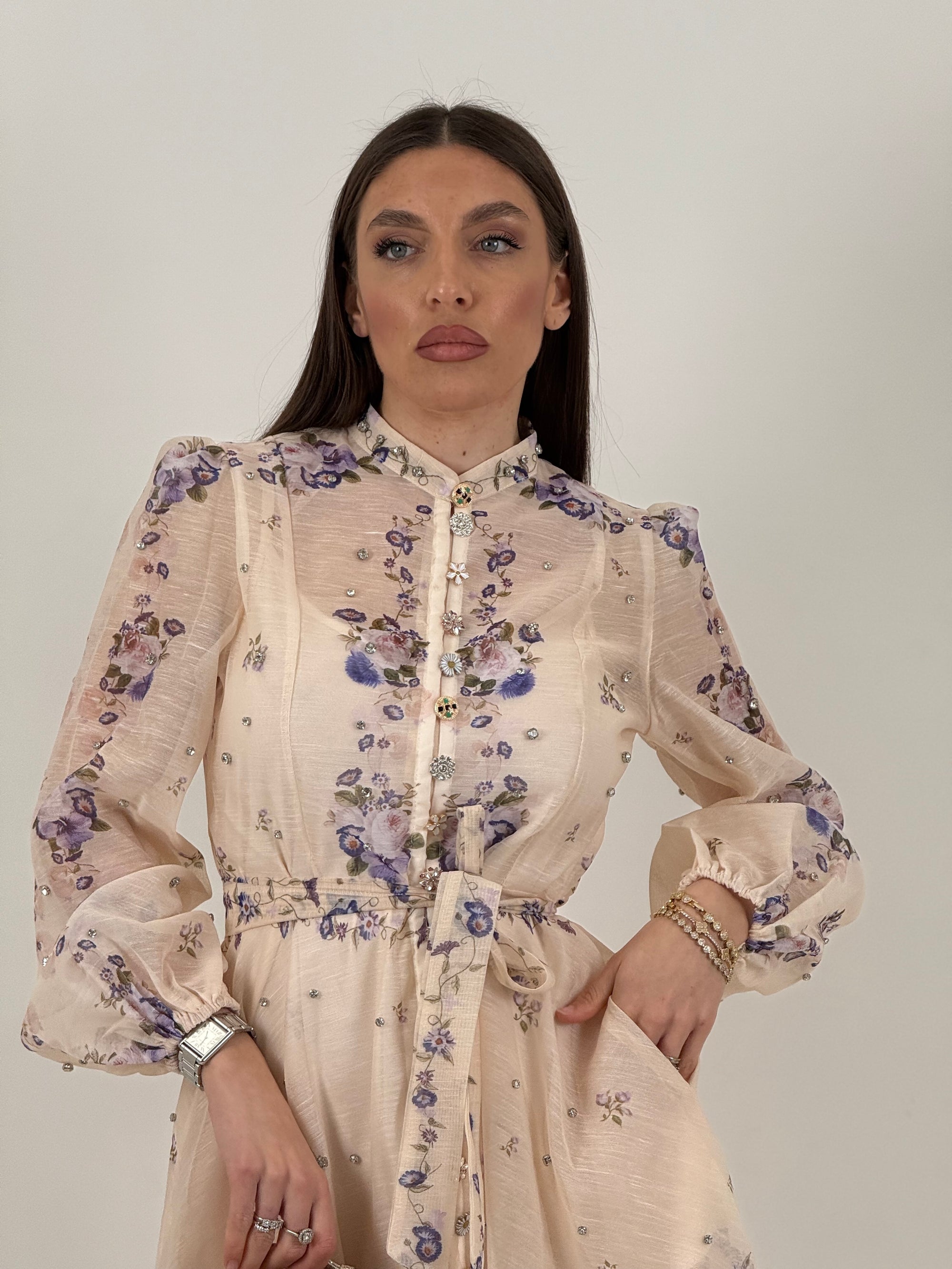 Abito LILA - abito corto, collezione chic, fantasia fiori base champagne con fiori lilla e Swarovski - collezione chic