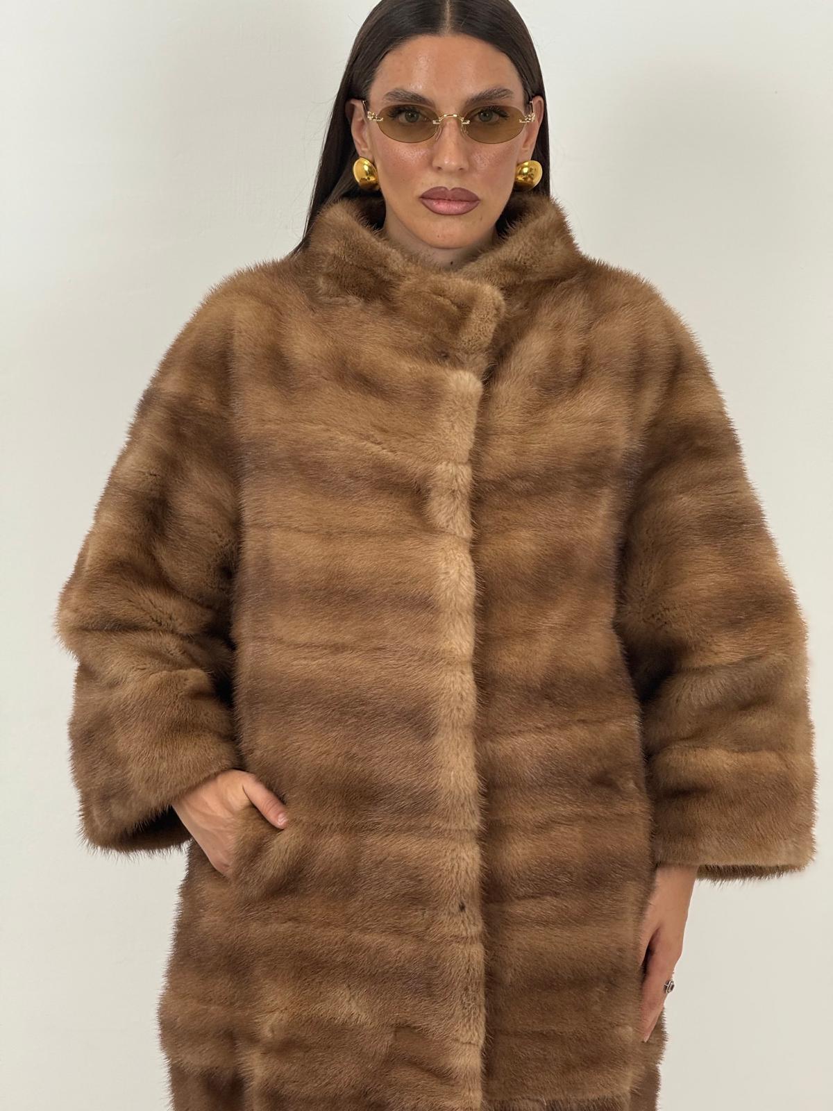 Pelliccia in visone miele N34 - cappotto in visone, miele, taglio orizzontale con collo a pistagna - Nuovo