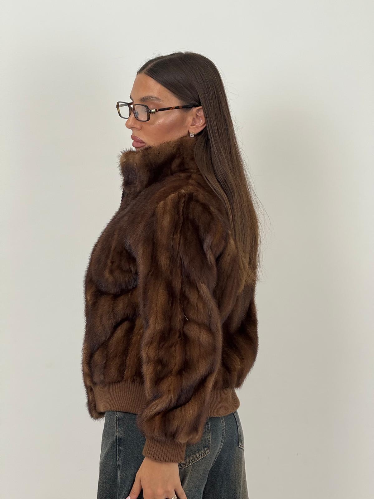 Pelliccia in visone demi buff N70 - bomber in visone con polsini tinta su tinta e collo a pistagna