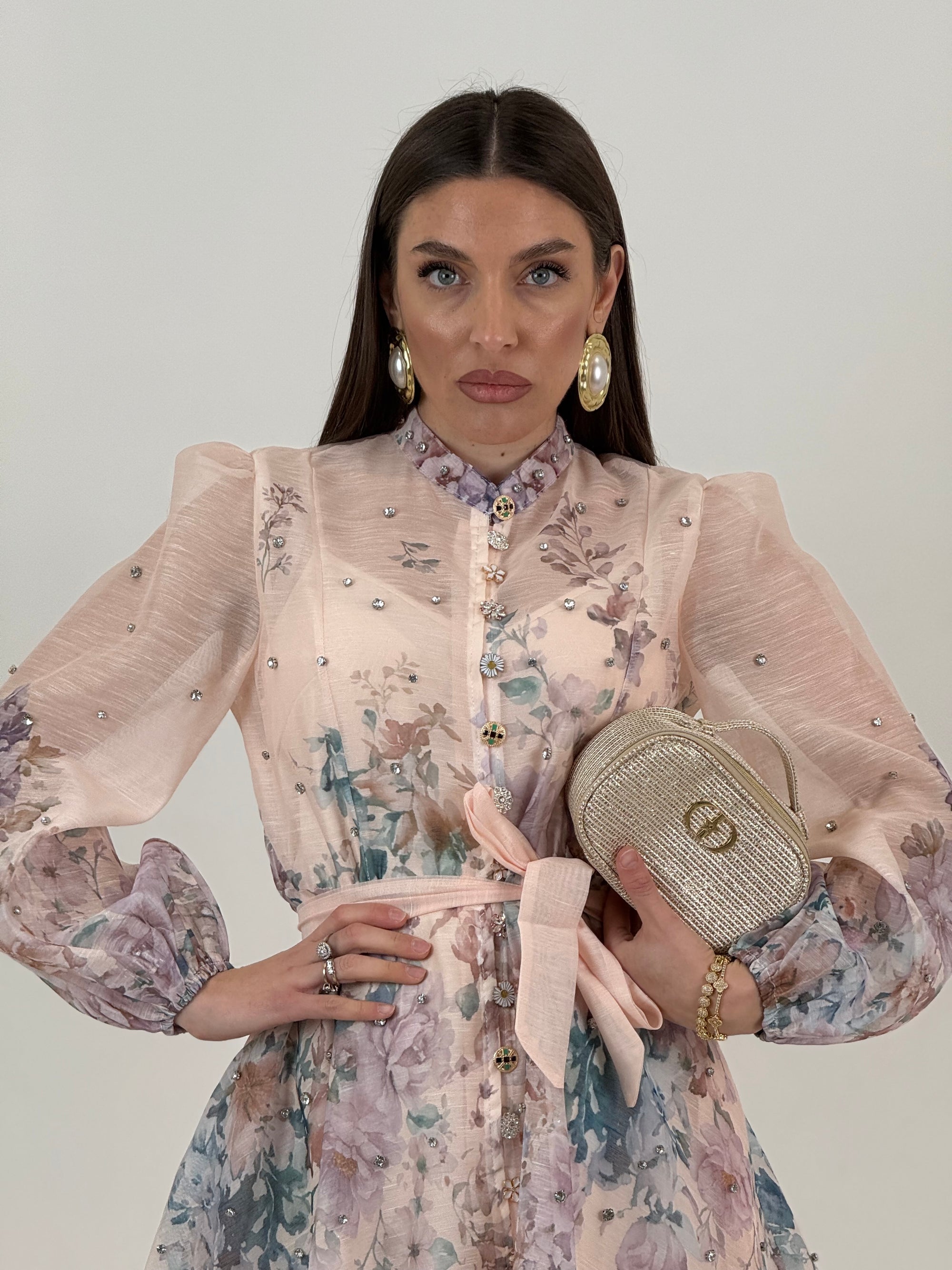 Abito bucaneve - abito corto con base cipria e fiori lilla e celeste polvere - interamente ricoperto da Swarovski - collezione chic