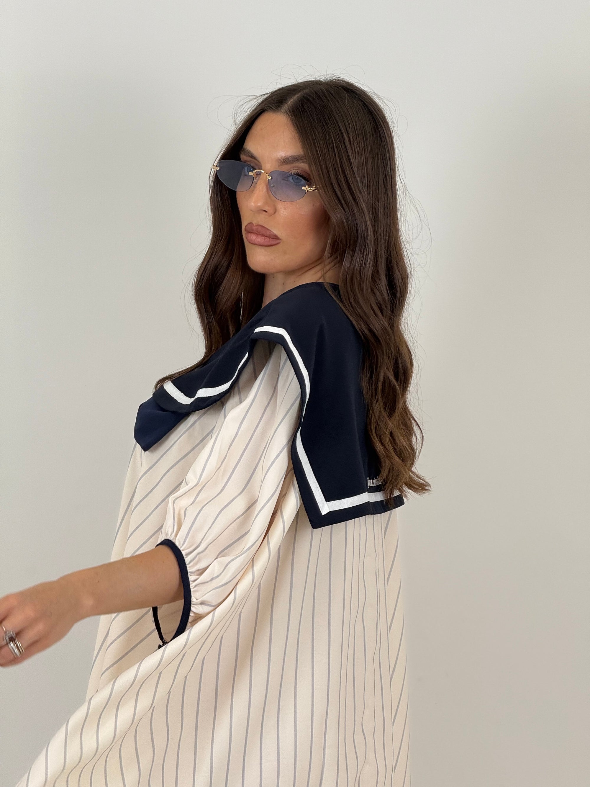 Abito Marin - abito corto fantasia gessata con collo sciallato con fiocco - collezione chic