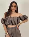 Cordset GIUGNO - completo in satin top a barca con pantalone plissettato effetto seta