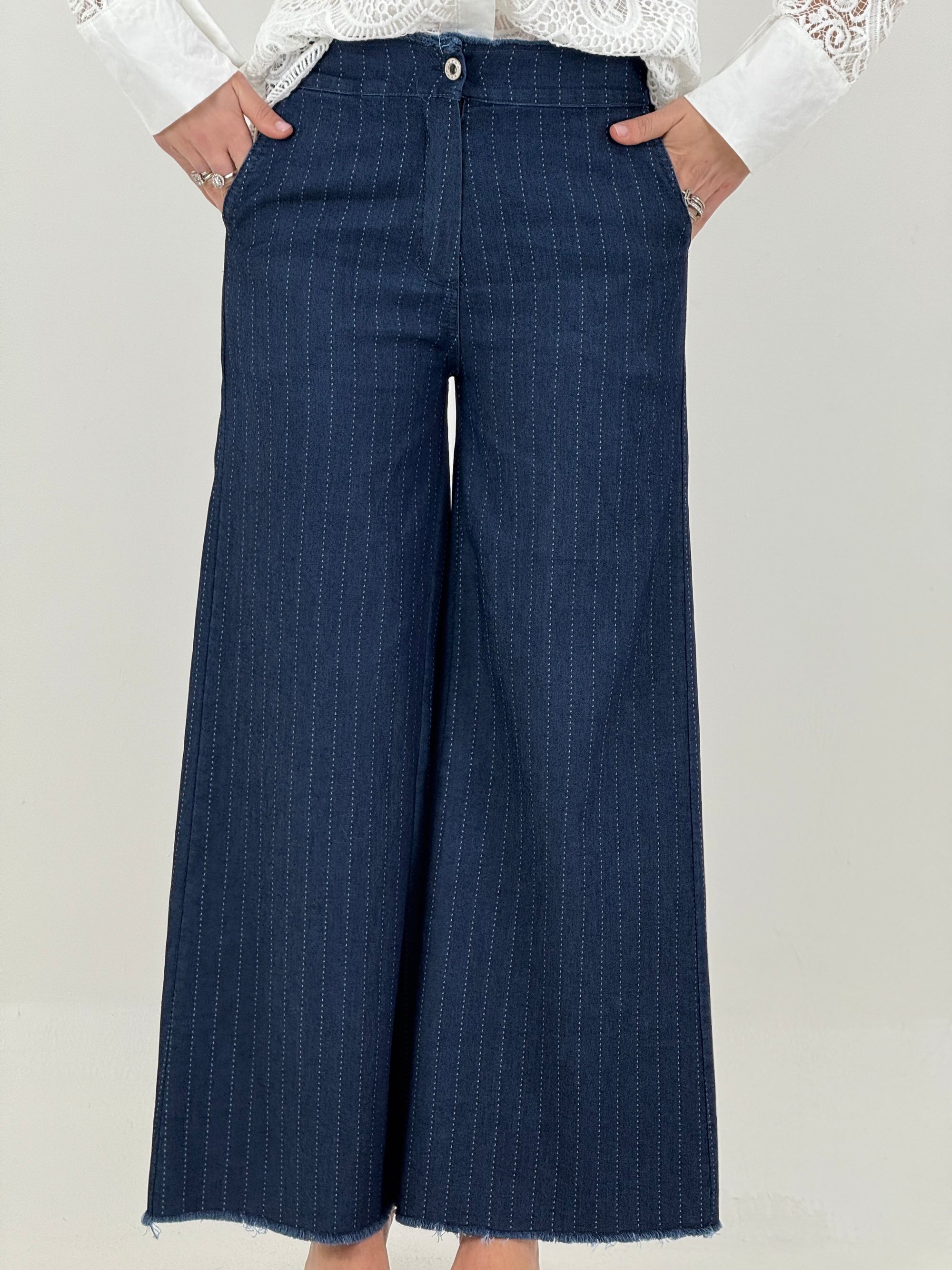 Jeans palazzo con riga tratteggiata